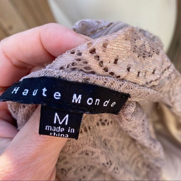 Haute Monde beige lace bodysuit size medium - Picture 11 of 13
